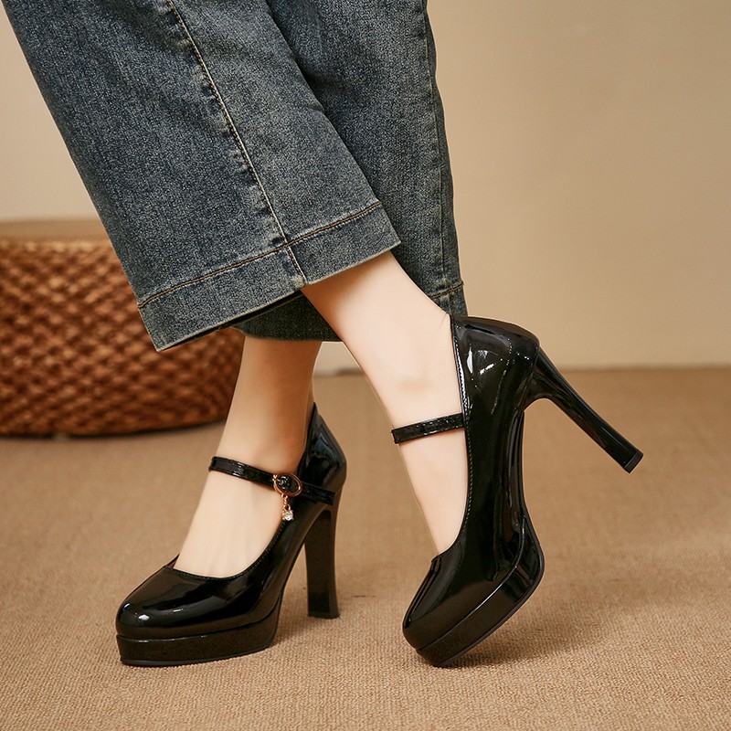 Women's classic round-toe plat - Leather Classic Strap ulasan dan harga